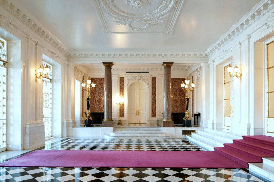Sala d’ingresso e grande scalinata, Palazzo Akasaka