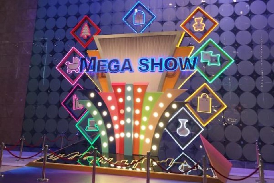 Обзор Гонконг Мега Шоу 2016-2019, Китай