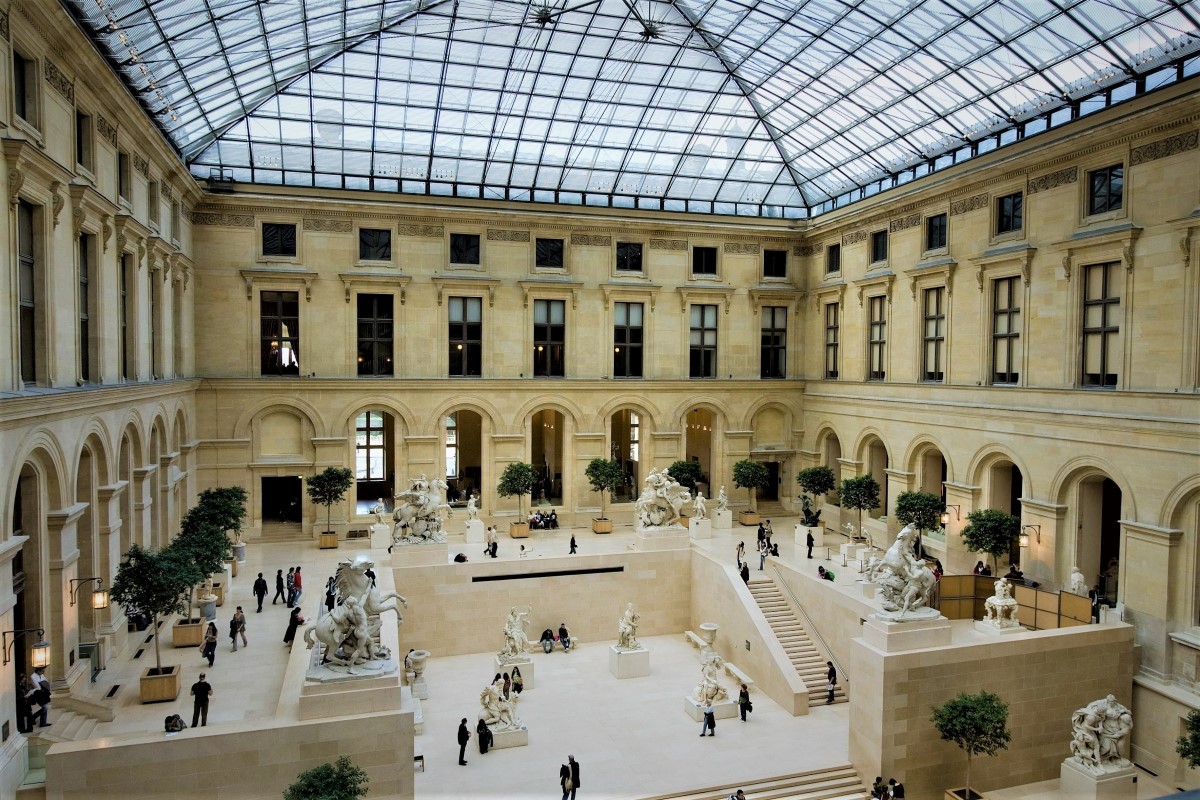 卢浮宫雕塑部，法国巴黎