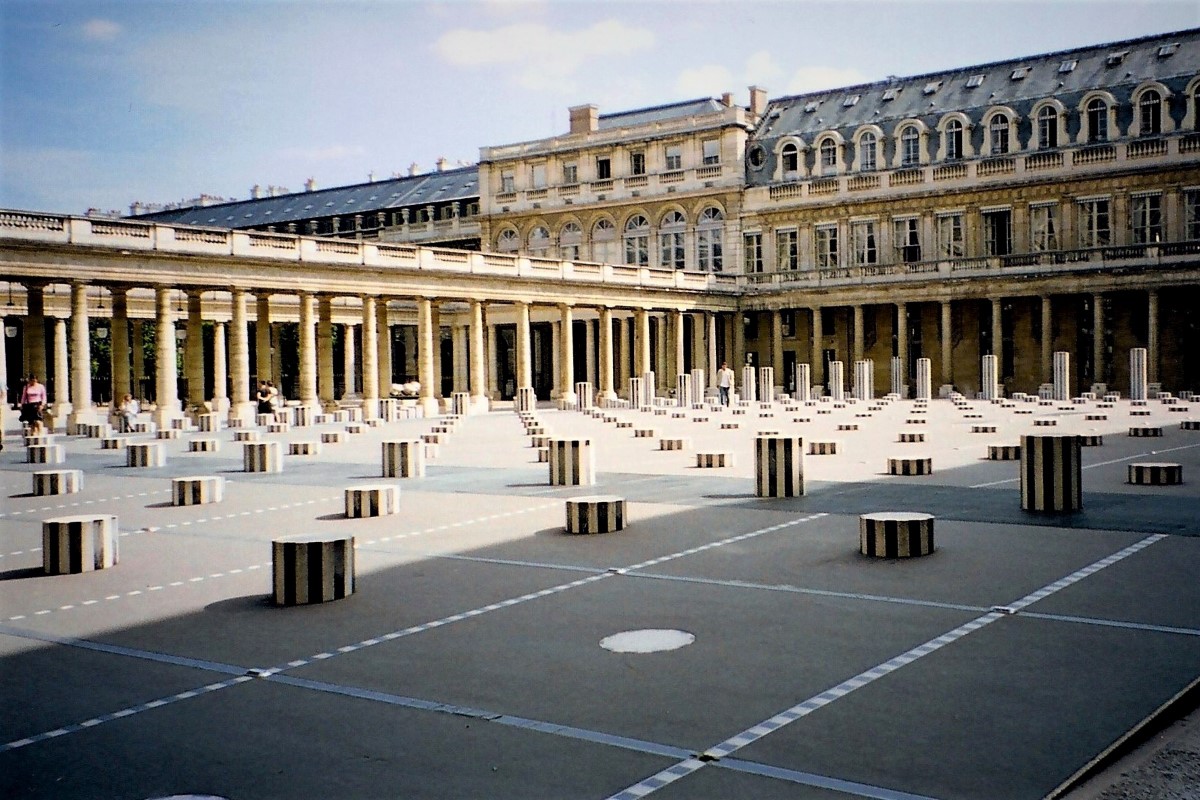法国巴黎皇家宫殿区导览游